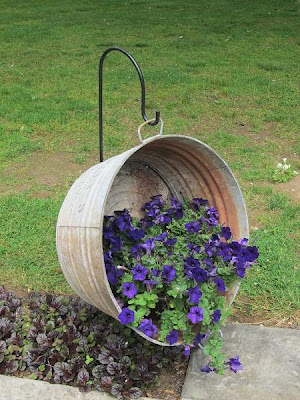 Metal tub hanging basket