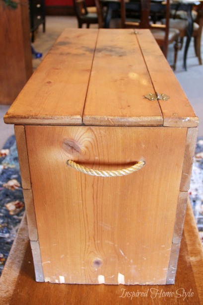 Simple tutorial on how to distress furniture ~ Wooden chest before and after